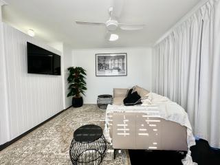 Super Modern Diamond Beach Resort Penthouse 33 - Gold Coast - 8