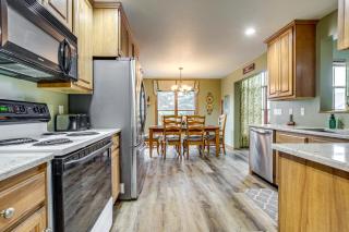 Door County Townhome Pool Access, 1 Mi to Beach! - 2