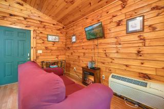 Blue Rose Cabins - Lovebirds Cabin - Logan - 5