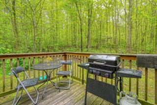 Blue Rose Cabins - Lovebirds Cabin - 1