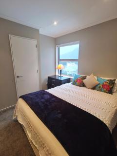 Oxleys 501 3 Bedroom Penthouse - Picton - 1