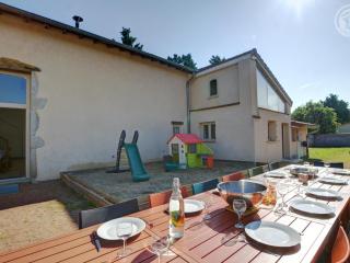 Gîte Familial avec SPA et Jeux Extérieurs - 5 Chambres, 230m², Village Typique, Animaux Acceptés - FR-1-496-289 - LʼHôpital-le-Grand - 9