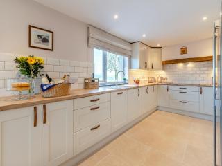 Llwyncelyn Farmhouse - 5