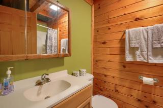 Blue Rose Cabins - Oleander Cabin - Logan - 1