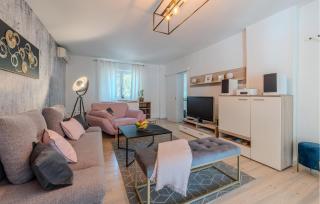 3 Bedroom Beautiful Home In Zadar - 7