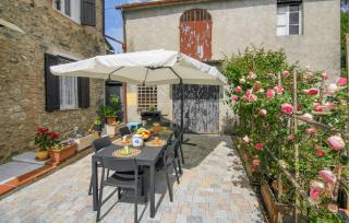 Awesome Home In Valpromaro With Wifi - Valpromaro - 2