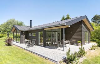 4 Bedroom Cozy Home In Knebel - 0