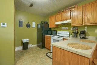 Blue Rose Cabins - Rosewood Cabin - Logan - 2