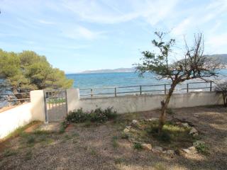 CAP DE RAS - Casa individual situada en primera línea de mar, con magníficas vistas de la playa de Cap de Ras de Llançà - ES-228-185 - Llança - 3