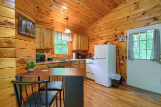 Blue Rose Cabins - Treetops Cabin - Logan - 4