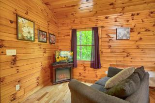 Blue Rose Cabins - Treetops Cabin - Logan - 3