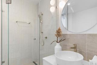 Mid-Level Riverfront 2 Bedroom Apartment Steps from Hastings Street - by Stay Noosa - 3