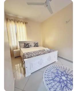 Black cozy chic, SERENE SPACE - Mombasa - 4