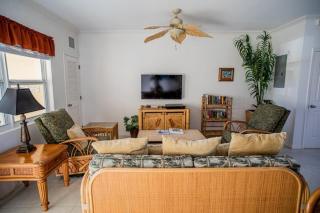 GRACEBAY TOWNHOMES B3, 5 minutes walk to gracebay beach - Long Bay Hills - 7