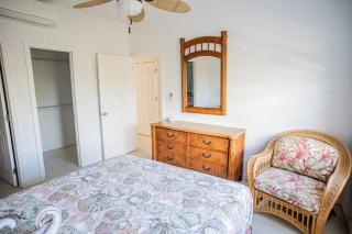 GRACEBAY TOWNHOMES B3, 5 minutes walk to gracebay beach - 6