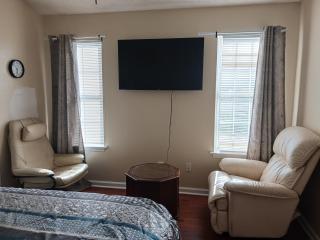 Cozy Self-contained Bedroom - Jonesboro - 9