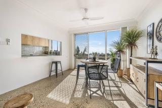 2 Bedroom Coastal getaway with ocean views! - Port Macquarie - 6
