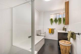 2 Bedroom Coastal getaway with ocean views! - Port Macquarie - 5