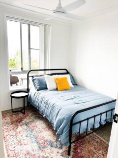 2 Bedroom Coastal getaway with ocean views! - Port Macquarie - 1