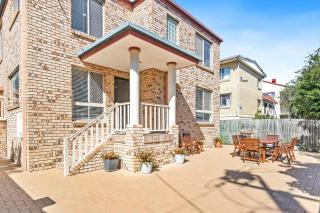 Surfers Enclave - A Spacious Family Home - Gold Coast - 6