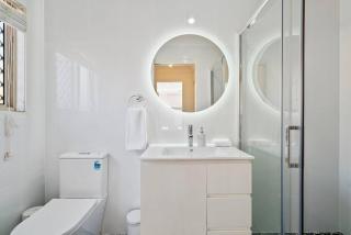 Surfers Enclave - A Spacious Family Home - Gold Coast - 3