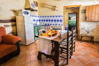 romantic house for 2 people with jacuzzi - Laroya - 8