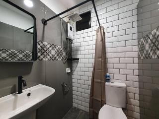 7Seventy Transient House near CRK, Aqua Planet, Dinosaurs Island - Mabalacat - 9