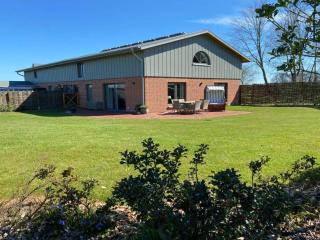 Spacious apartment with balcony - 0