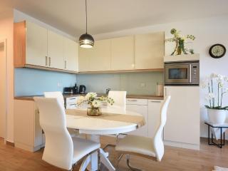 Modern apartment with private balcony and sea view - Medulin - 3