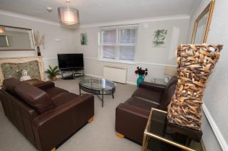 Kingfisher - Two-Bed Apartment in The Beautiful Old Town - Scarborough - 2