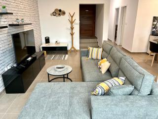 Pafia Crown-Jewel 2B, Pool, Prime Location, Paphos - 2