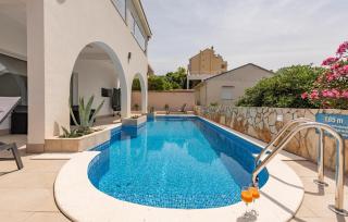 6 Bedroom Gorgeous Home In Pag - Pag - 1