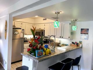 ZERO FEES Aloha Lani Condo #A208 at Casa De Emdeko - Kailua-Kona - 9