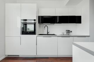 Przytulny Apartament z Parkingiem Partynice we Wrocławiu by Noclegi Renters - 6