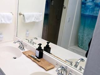 ZERO FEES Aloha Lani Condo #A208 at Casa De Emdeko - Kailua-Kona - 3