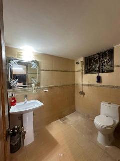 3Bdr Spacious Hill View Central E 11 TV Netflix - 5