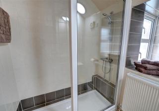 Tan y Lan Fach - Llangain - 3