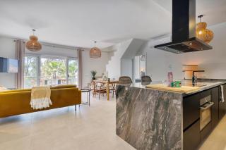 Penthouse Amaryllis - gerenoveerd appartement direct aan zee - Estepona - 5
