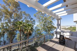 Penthouse Amaryllis - gerenoveerd appartement direct aan zee - Estepona - 0