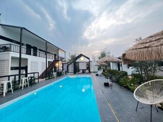 Penguin Villa Resort & Bistro - Ratchaburi - 7