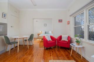 Newcastle Nook - Convenient Comforts in the CBD - 0