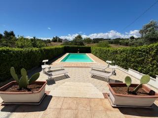 Trulli and Pool - I Cactus - Martina Franca - 6
