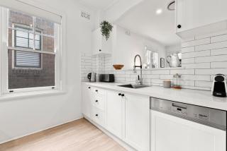 Perfect Holiday Home with Private Rooftop - Sidney - 9