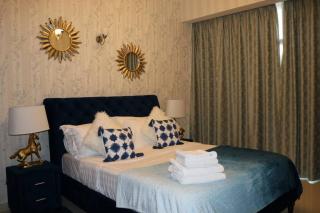 Huge 1-bedroom rental unit with 2 sofa bed amazing - Dubai - 3