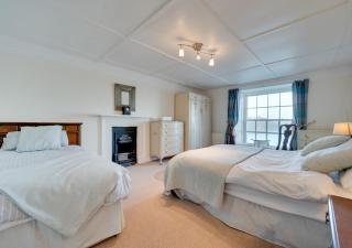 Dewi Emrys Hafod y Mor - Tenby - 1
