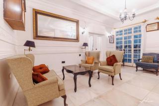 Spacious Antique Mansion, East Legon - Accra - 1