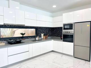 TagVilla Palm Spring Villa in Pattaya 06 Bedroom - 3