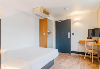 B&B HOTEL Poitiers 3 Futuroscope - Chasseneuil-du-Poitou - 4