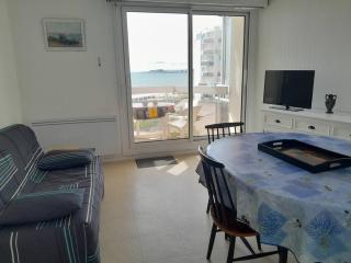 Saint Gilles - T3 Face Mer avec Balcon, Parking Privé, Accès Direct Plage - FR-1-324-543 - Saint Gilles Croix de vie - 8