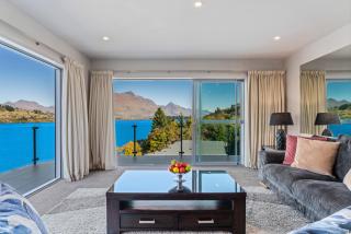 Lakefront Penthouse Apartment with 270-degree view - Queenstown - 9